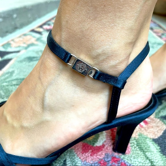 New vintage navy blue Versace satin/leather heels in original box - Picture 7 of 15